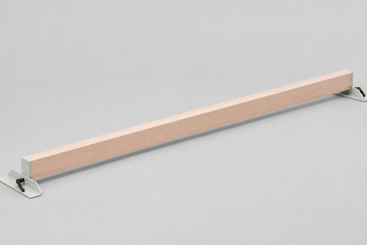 WorkPark Balancierbalken WP 11 aus Holz mit zwei Metallfüßen